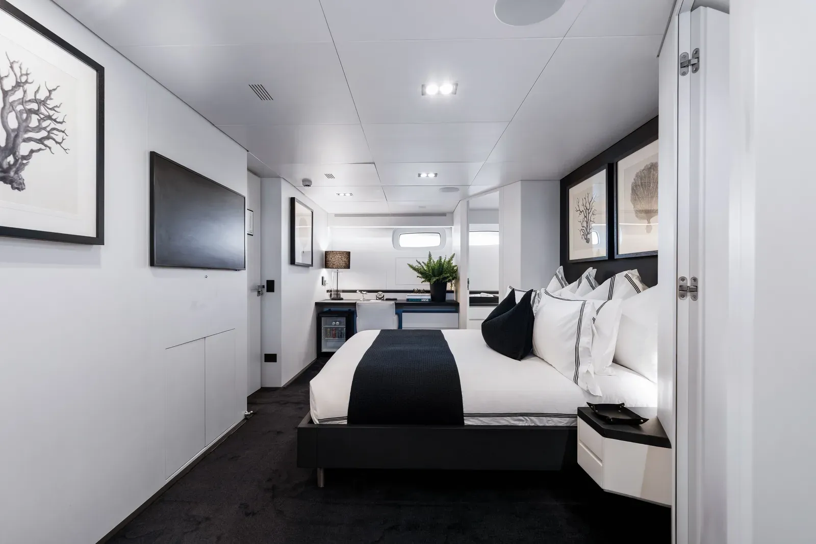 M/Y Impulsive, Fiji 2026, frame 30