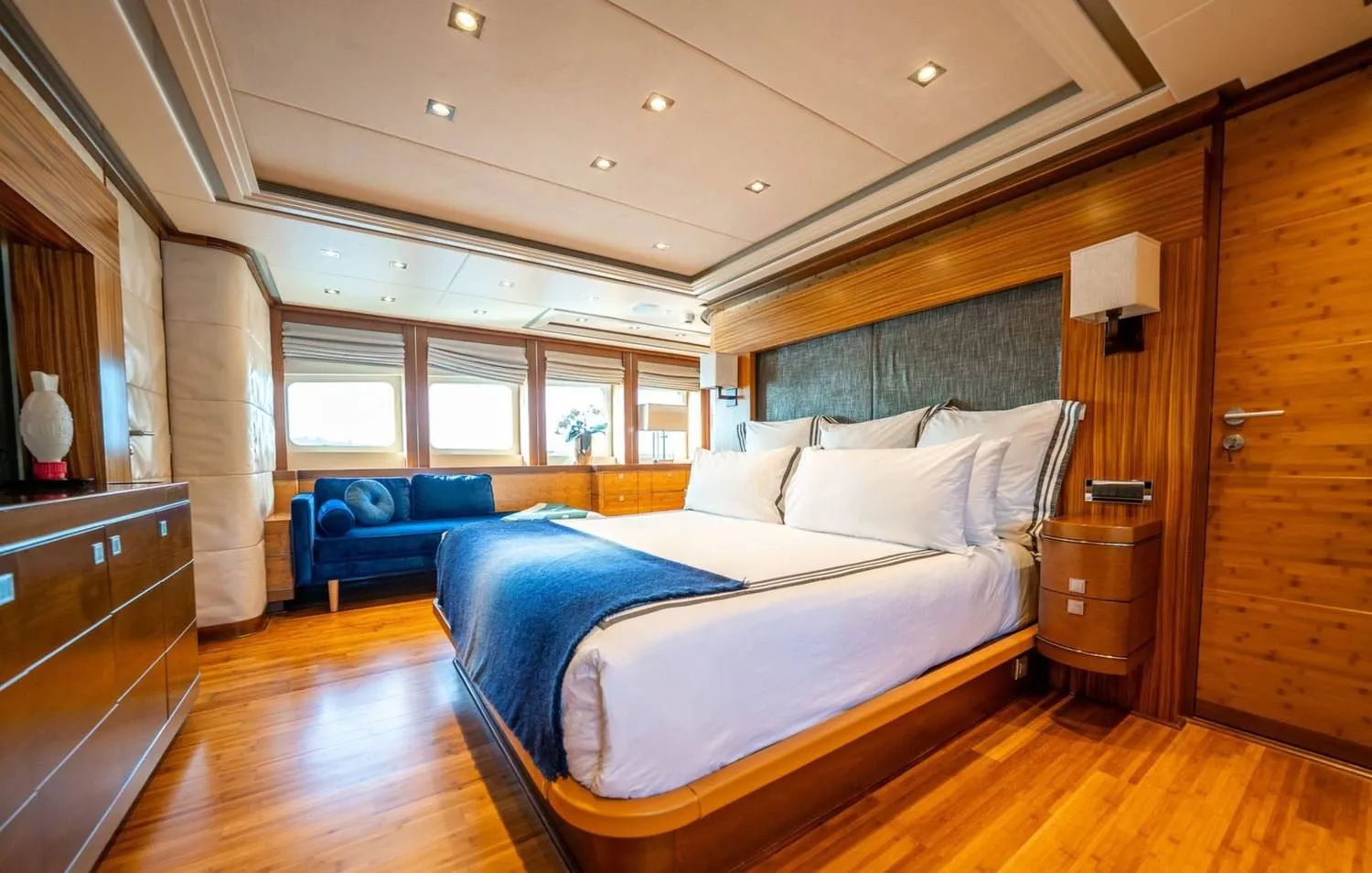 M/Y Lumir, frame 8