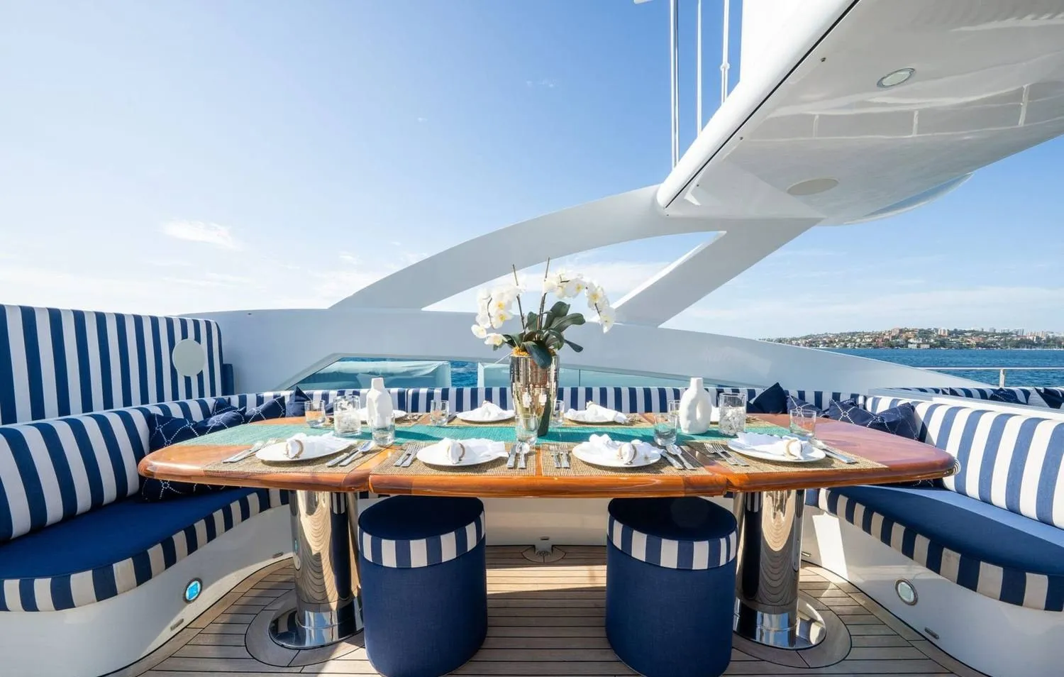 M/Y Lumir, frame 12