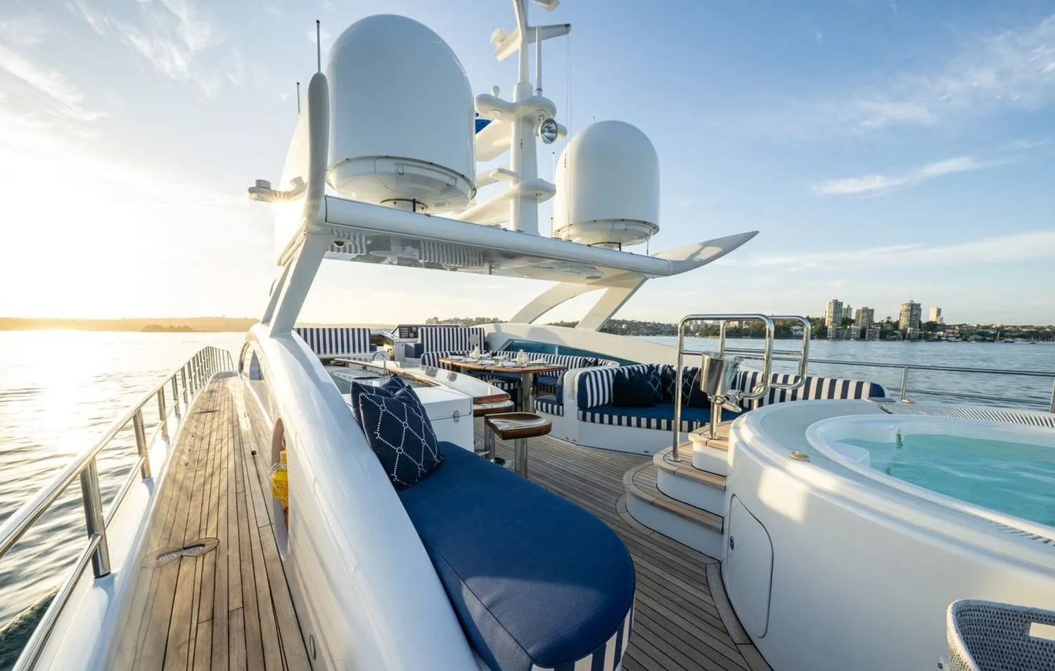 M/Y Lumir, frame 10